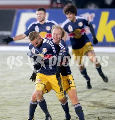 Fussball Bundesliga. RZ Pellets WAC gegen FC Red Bull Salzburg. Torjubel Dusan Svento, Havard Nielsen(Salzburg). Wolfsberg, 4.12.2013.
Foto: Kuess

---
pressefotos, pressefotografie, kuess, qs, qspictures, sport, bild, bilder, bilddatenbank