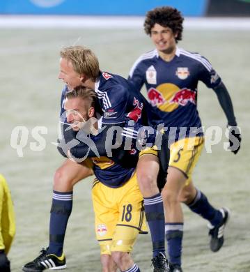 Fussball Bundesliga. RZ Pellets WAC gegen FC Red Bull Salzburg. Torjubel Dusan Svento, Havard Nielsen(Salzburg). Wolfsberg, 4.12.2013.
Foto: Kuess

---
pressefotos, pressefotografie, kuess, qs, qspictures, sport, bild, bilder, bilddatenbank