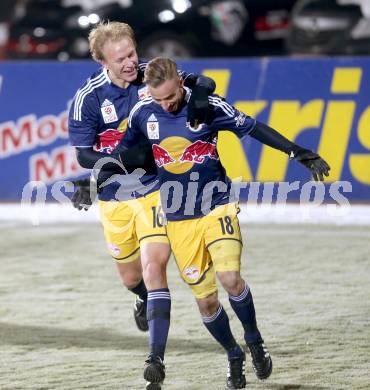 Fussball Bundesliga. RZ Pellets WAC gegen FC Red Bull Salzburg. Torjubel Dusan Svento, Havard Nielsen(Salzburg). Wolfsberg, 4.12.2013.
Foto: Kuess

---
pressefotos, pressefotografie, kuess, qs, qspictures, sport, bild, bilder, bilddatenbank