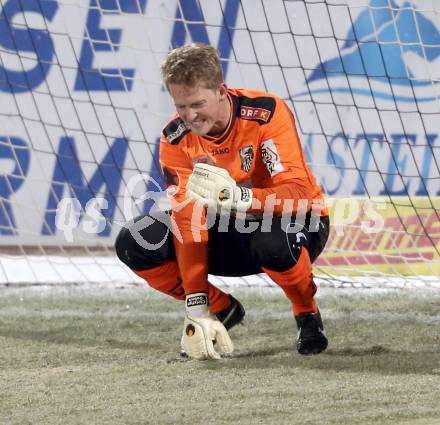 Fussball Bundesliga. RZ Pellets WAC gegen FC Red Bull Salzburg. Christian Dobnik (WAC). Wolfsberg, 4.12.2013.
Foto: Kuess

---
pressefotos, pressefotografie, kuess, qs, qspictures, sport, bild, bilder, bilddatenbank