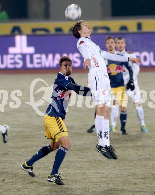 Fussball Bundesliga. RZ Pellets WAC gegen FC Red Bull Salzburg. Christian Falk, (WAC),  Stefan Ilsanker (Salzburg). Wolfsberg, 4.12.2013.
Foto: Kuess

---
pressefotos, pressefotografie, kuess, qs, qspictures, sport, bild, bilder, bilddatenbank