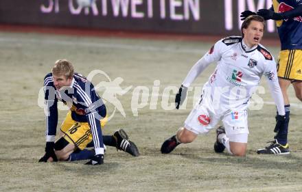 Fussball Bundesliga. RZ Pellets WAC gegen FC Red Bull Salzburg. Dario Baldauf, (WAC), Martin Hinteregger (Salzburg). Wolfsberg, 4.12.2013.
Foto: Kuess

---
pressefotos, pressefotografie, kuess, qs, qspictures, sport, bild, bilder, bilddatenbank