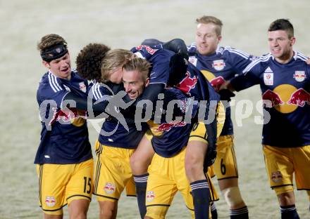 Fussball Bundesliga. RZ Pellets WAC gegen FC Red Bull Salzburg. Torjubel Dusan Svento, Havard Nielsen(Salzburg). Wolfsberg, 4.12.2013.
Foto: Kuess

---
pressefotos, pressefotografie, kuess, qs, qspictures, sport, bild, bilder, bilddatenbank