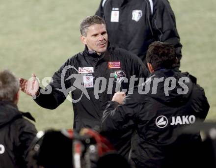 Fussball Bundesliga. RZ Pellets WAC gegen SK Rapid Wien. Jubel Trainer Dietmar Kuehbauer (WAC). Wolfsberg, 8.12.2013.
Foto: Kuess

---
pressefotos, pressefotografie, kuess, qs, qspictures, sport, bild, bilder, bilddatenbank