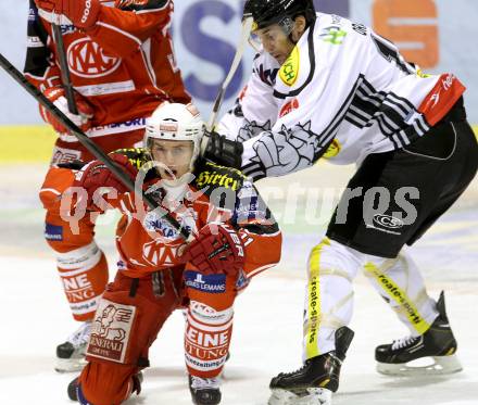 EBEL. Eishockey Bundesliga. KAC gegen Dornbirner Eishockey Club. Philipp Kreuzer,  (KAC), Martin Oraze (Dornbirn). Klagenfurt, am 8.12.2013
Foto: Kuess 

---
pressefotos, pressefotografie, kuess, qs, qspictures, sport, bild, bilder, bilddatenbank