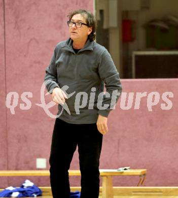 Basketball 2. Bundesliga. ASKOE Villach Raiders gegen WSG Raiffeisen Radenthein.  Trainer Miran Cilensek  (Radenthein). Villach, am 7.12.2013.
Foto: Kuess
---
pressefotos, pressefotografie, kuess, qs, qspictures, sport, bild, bilder, bilddatenbank