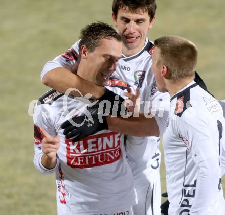 Fussball Bundesliga. RZ Pellets WAC gegen SK Rapid Wien. Torjubel Michael Liendl, Mihret Topcagic, Manuel Kerhe (WAC). Wolfsberg, 8.12.2013.
Foto: Kuess

---
pressefotos, pressefotografie, kuess, qs, qspictures, sport, bild, bilder, bilddatenbank