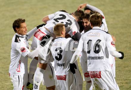 Fussball Bundesliga. RZ Pellets WAC gegen SK Rapid Wien. Torjubel  (WAC). Wolfsberg, 8.12.2013.
Foto: Kuess

---
pressefotos, pressefotografie, kuess, qs, qspictures, sport, bild, bilder, bilddatenbank