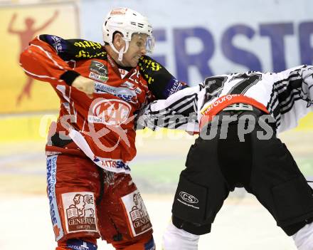 EBEL. Eishockey Bundesliga. KAC gegen Dornbirner Eishockey Club. Kirk Furey, (KAC), Kevin Montgomery (Dornbirn). . Klagenfurt, am 8.12.2013
Foto: Kuess 

---
pressefotos, pressefotografie, kuess, qs, qspictures, sport, bild, bilder, bilddatenbank