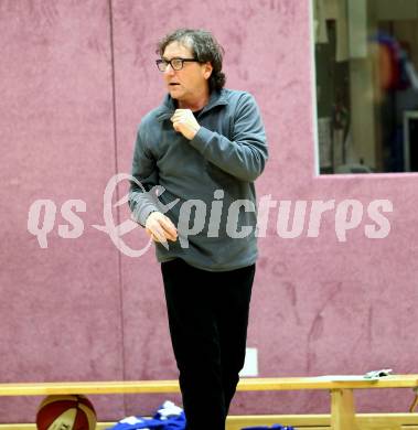 Basketball 2. Bundesliga. ASKOE Villach Raiders gegen WSG Raiffeisen Radenthein.  Trainer Miran Cilensek  (Radenthein). Villach, am 7.12.2013.
Foto: Kuess
---
pressefotos, pressefotografie, kuess, qs, qspictures, sport, bild, bilder, bilddatenbank