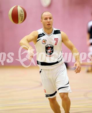 Basketball 2. Bundesliga. ASKOE Villach Raiders gegen WSG Raiffeisen Radenthein.  Davor Sattler (Villach). Villach, am 7.12.2013.
Foto: Kuess
---
pressefotos, pressefotografie, kuess, qs, qspictures, sport, bild, bilder, bilddatenbank