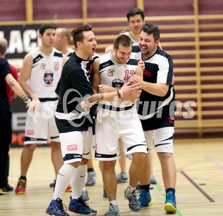 Basketball 2. Bundesliga. ASKOE Villach Raiders gegen WSG Raiffeisen Radenthein.  Jubel Villach (Villach). Villach, am 7.12.2013.
Foto: Kuess
---
pressefotos, pressefotografie, kuess, qs, qspictures, sport, bild, bilder, bilddatenbank