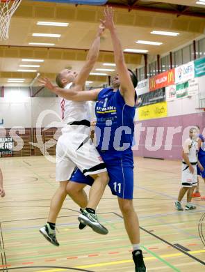 Basketball 2. Bundesliga. ASKOE Villach Raiders gegen WSG Raiffeisen Radenthein. Davor Sattler (Villach), Lovro Hren (Radenthein). Villach, am 7.12.2013.
Foto: Kuess
---
pressefotos, pressefotografie, kuess, qs, qspictures, sport, bild, bilder, bilddatenbank