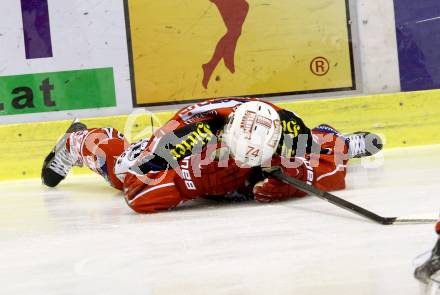 EBEL. Eishockey Bundesliga. KAC gegen Dornbirner Eishockey Club. Verletzt Jamie Lundmark (KAC). Klagenfurt, am 8.12.2013
Foto: Kuess 

---
pressefotos, pressefotografie, kuess, qs, qspictures, sport, bild, bilder, bilddatenbank