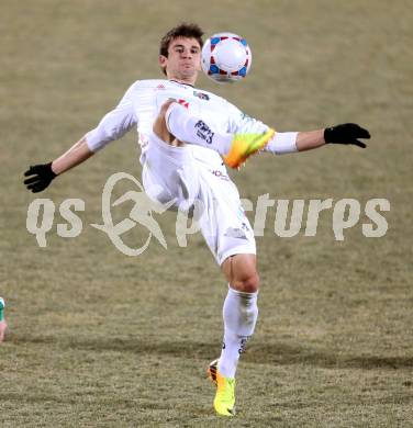 Fussball Bundesliga. RZ Pellets WAC gegen SK Rapid Wien. Mihret Topcagic (WAC). Wolfsberg, 8.12.2013.
Foto: Kuess

---
pressefotos, pressefotografie, kuess, qs, qspictures, sport, bild, bilder, bilddatenbank