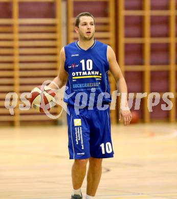 Basketball 2. Bundesliga. ASKOE Villach Raiders gegen WSG Raiffeisen Radenthein. Matej Pirija (Radenthein). Villach, am 7.12.2013.
Foto: Kuess
---
pressefotos, pressefotografie, kuess, qs, qspictures, sport, bild, bilder, bilddatenbank