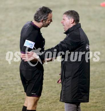 Fussball Bundesliga. RZ Pellets WAC gegen SK Rapid Wien. Trainer Dietmar Kuehbauer, Schiedsrichter Rene Eisner (WAC). Wolfsberg, 8.12.2013.
Foto: Kuess

---
pressefotos, pressefotografie, kuess, qs, qspictures, sport, bild, bilder, bilddatenbank