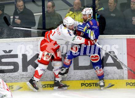 EBEL. Eishockey Bundesliga. EC VSV gegen HCB Suedtirol Bozen.  Gerhard Unterluggauer, (VSV), Trenton Whitfield  (Bozen). Villach, am 10.12.2013.
Foto: Kuess 


---
pressefotos, pressefotografie, kuess, qs, qspictures, sport, bild, bilder, bilddatenbank