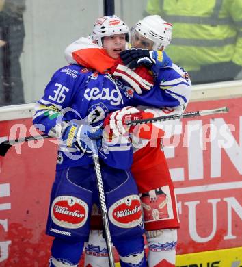 EBEL. Eishockey Bundesliga. EC VSV gegen HCB Suedtirol Bozen. Marco Pewal, Rick Schofield (VSV), Rick Schofield  (Bozen). Villach, am 10.12.2013.
Foto: Kuess 


---
pressefotos, pressefotografie, kuess, qs, qspictures, sport, bild, bilder, bilddatenbank