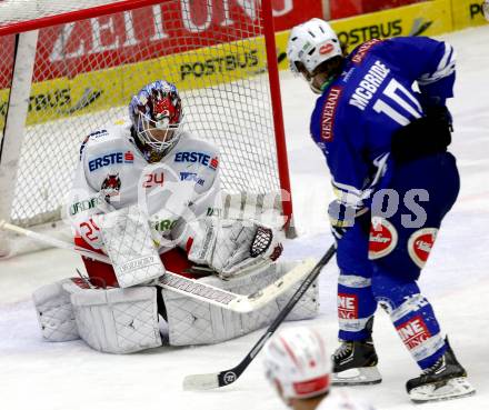 EBEL. Eishockey Bundesliga. EC VSV gegen HCB Suedtirol Bozen.  Brock McBride, (VSV),  Jaroslav Huebl (Bozen). Villach, am 10.12.2013.
Foto: Kuess 


---
pressefotos, pressefotografie, kuess, qs, qspictures, sport, bild, bilder, bilddatenbank