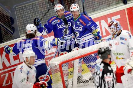 EBEL. Eishockey Bundesliga. EC VSV gegen HCB Suedtirol Bozen. Torjubel Derek Ryan, Marco Pewal, John Hughes (VSV). Villach, am 10.12.2013.
Foto: Kuess 


---
pressefotos, pressefotografie, kuess, qs, qspictures, sport, bild, bilder, bilddatenbank