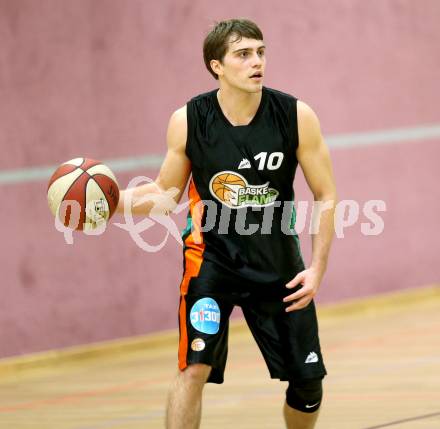 Basketball 2. Bundesliga. ASKOE Villach Raiders gegen Basket Flames WAT Wien.  Luka  Boeck (Wien). Villach, am 14.12.2013.
Foto: Kuess
---
pressefotos, pressefotografie, kuess, qs, qspictures, sport, bild, bilder, bilddatenbank