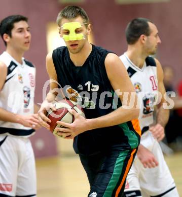 Basketball 2. Bundesliga. ASKOE Villach Raiders gegen Basket Flames WAT Wien.  Patrick Csar (Wien). Villach, am 14.12.2013.
Foto: Kuess
---
pressefotos, pressefotografie, kuess, qs, qspictures, sport, bild, bilder, bilddatenbank