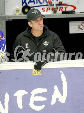 EBEL. Eishockey Bundesliga. EC VSV gegen HCB Suedtirol Bozen. Equipment Manager Kruno Sekulic (VSV). Villach, am 10.12.2013.
Foto: Kuess 


---
pressefotos, pressefotografie, kuess, qs, qspictures, sport, bild, bilder, bilddatenbank