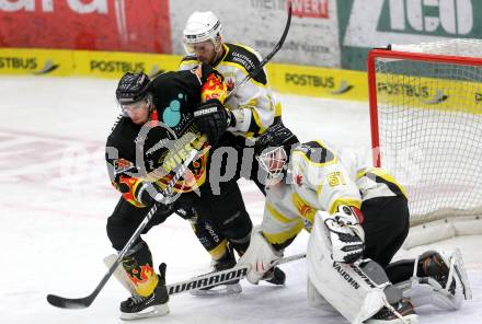 Eishockey Kaerntner Liga, Division I. Create Sports Carinthian Team gegen EC SV Spittal. Patrick Albl, Alexander Marka, (Carinthian Team), Wolfgang Unterlerchner  (Spittal). Villach, am 14.12.2013.
Foto: Kuess
---
pressefotos, pressefotografie, kuess, qs, qspictures, sport, bild, bilder, bilddatenbank