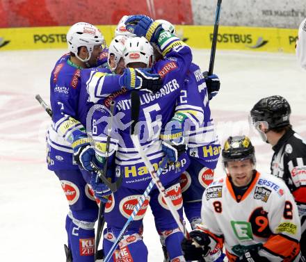 EBEL. Eishockey Bundesliga. EC VSV gegen Moser Medical Graz 99ers.  torjubel (VSV). Villach, am 15.12.2013.
Foto: Kuess 


---
pressefotos, pressefotografie, kuess, qs, qspictures, sport, bild, bilder, bilddatenbank