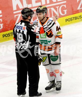 EBEL. Eishockey Bundesliga. EC VSV gegen Moser Medical Graz 99ers.  Schiedsrichter Olivier Latendresse (Graz). Villach, am 15.12.2013.
Foto: Kuess 


---
pressefotos, pressefotografie, kuess, qs, qspictures, sport, bild, bilder, bilddatenbank