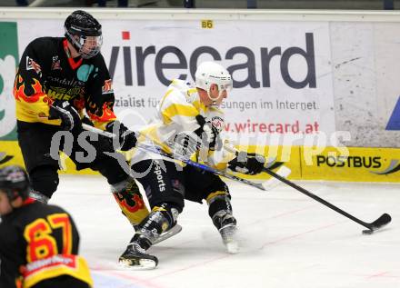 Eishockey Kaerntner Liga, Division I. Create Sports Carinthian Team gegen EC SV Spittal. Christopher Frei, (Carinthian Team), Patrick Olsacher  (Spittal). Villach, am 14.12.2013.
Foto: Kuess
---
pressefotos, pressefotografie, kuess, qs, qspictures, sport, bild, bilder, bilddatenbank