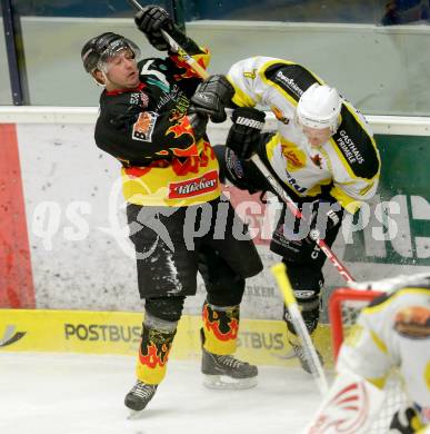 Eishockey Kaerntner Liga, Division I. Create Sports Carinthian Team gegen EC SV Spittal. Alexander Neubauer, (Carinthian Team),  Thomas Mueller (Spittal). Villach, am 14.12.2013.
Foto: Kuess
---
pressefotos, pressefotografie, kuess, qs, qspictures, sport, bild, bilder, bilddatenbank