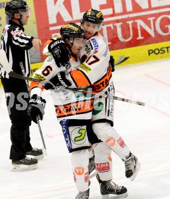 EBEL. Eishockey Bundesliga. EC VSV gegen Moser Medical Graz 99ers.  Torjubel Stefan Lassen, Manuel Ganahl (Graz). Villach, am 15.12.2013.
Foto: Kuess 


---
pressefotos, pressefotografie, kuess, qs, qspictures, sport, bild, bilder, bilddatenbank