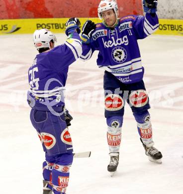 EBEL. Eishockey Bundesliga. EC VSV gegen Moser Medical Graz 99ers.  Torjubel Marco Pewal, Derek Ryan (VSV). Villach, am 15.12.2013.
Foto: Kuess 


---
pressefotos, pressefotografie, kuess, qs, qspictures, sport, bild, bilder, bilddatenbank