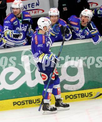 EBEL. Eishockey Bundesliga. EC VSV gegen Moser Medical Graz 99ers.  Torjubel Derek Ryan (VSV). Villach, am 15.12.2013.
Foto: Kuess 


---
pressefotos, pressefotografie, kuess, qs, qspictures, sport, bild, bilder, bilddatenbank