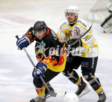 Eishockey Kaerntner Liga, Division I. Create Sports Carinthian Team gegen EC SV Spittal. Oliver Oberrauner,  (Carinthian Team), Martin Lauritsch (Spittal). Villach, am 14.12.2013.
Foto: Kuess
---
pressefotos, pressefotografie, kuess, qs, qspictures, sport, bild, bilder, bilddatenbank