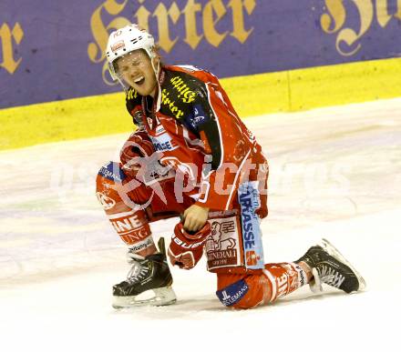 EBEL. Eishockey Bundesliga. KAC gegen HDD TELEMACH Olimpija Ljubljana.  Verletzt Tyler Scofield (KAC). Klagenfurt, am 17.12.2013
Foto: Kuess 

---
pressefotos, pressefotografie, kuess, qs, qspictures, sport, bild, bilder, bilddatenbank