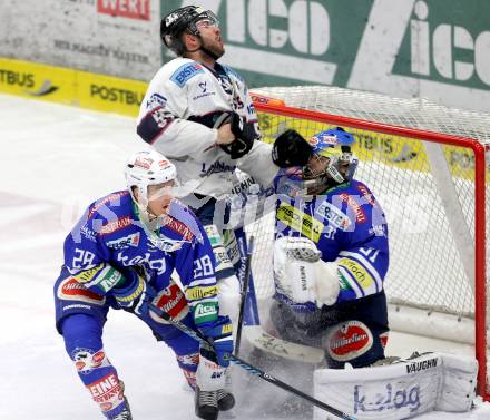 EBEL. Eishockey Bundesliga. EC VSV gegen SAPA Fehervar AV19. Marius Goehringer, Thomas Hoeneckl,  (VSV), Andrew Sarauer (Alba Volan). Villach, am 17.12.2013.
Foto: Kuess 


---
pressefotos, pressefotografie, kuess, qs, qspictures, sport, bild, bilder, bilddatenbank