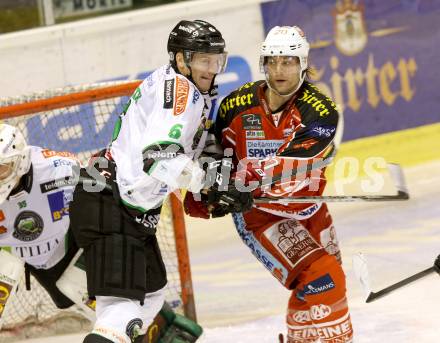 EBEL. Eishockey Bundesliga. KAC gegen HDD TELEMACH Olimpija Ljubljana.  John Lammers,  (KAC), Bostjan Groznik (Laibach). Klagenfurt, am 17.12.2013
Foto: Kuess 

---
pressefotos, pressefotografie, kuess, qs, qspictures, sport, bild, bilder, bilddatenbank