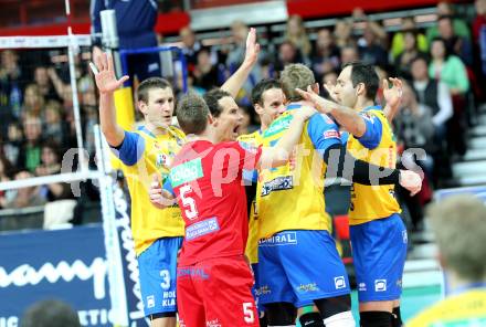 Volleyball Champions League. SK Posijilnica Aich/Dob gegen Novosibirsk. Jubel  (Aich/Dob). Klagenfurt, am 18.12.2013.
Foto: Kuess
---
pressefotos, pressefotografie, kuess, qs, qspictures, sport, bild, bilder, bilddatenbank