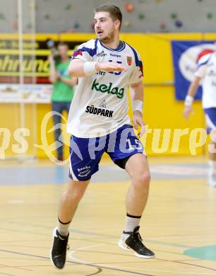 Handball Bundesliga. HLA. SC Ferlach gegen UNION Juri Leoben. Fabian Posch (Ferlach). Ferlach, 15.12.2013.
Foto: Kuess
---
pressefotos, pressefotografie, kuess, qs, qspictures, sport, bild, bilder, bilddatenbank