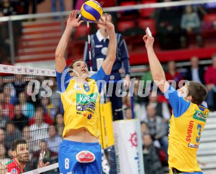 Volleyball Champions League. SK Posijilnica Aich/Dob gegen Novosibirsk. Rok Satler, Michal Hruska (Aich/Dob). Klagenfurt, am 18.12.2013.
Foto: Kuess
---
pressefotos, pressefotografie, kuess, qs, qspictures, sport, bild, bilder, bilddatenbank