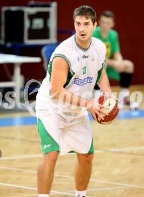 Basketball 2. Bundesliga. KOS Klagenfurt/Celovec gegen Dornbirn Lions.  Milovan Radmanovic (KOS). Klagenfurt, am 21.12.2013.
Foto: Kuess
---
pressefotos, pressefotografie, kuess, qs, qspictures, sport, bild, bilder, bilddatenbank