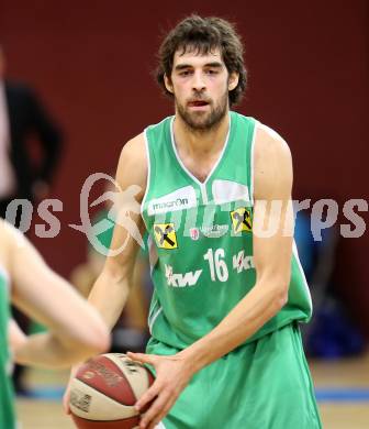 Basketball 2. Bundesliga. KOS Klagenfurt/Celovec gegen Dornbirn Lions.  Mario Tobar Ruiz (Dornbirn). Klagenfurt, am 21.12.2013.
Foto: Kuess
---
pressefotos, pressefotografie, kuess, qs, qspictures, sport, bild, bilder, bilddatenbank