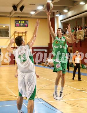 Basketball 2. Bundesliga. KOS Klagenfurt/Celovec gegen Dornbirn Lions. Milovan Radmanovic (KOS), Franzisco Janvier Sastre Casali (Dornbirn). Klagenfurt, am 21.12.2013.
Foto: Kuess
---
pressefotos, pressefotografie, kuess, qs, qspictures, sport, bild, bilder, bilddatenbank