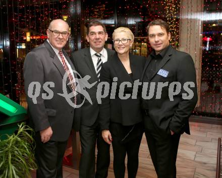 Sportgala. Ehrung Sportler des Jahres. Dieter Wassermann, Harry Nessl, Christian Mayer mit Frau. Velden, 23.12.2013.
Foto: Kuess 
---
pressefotos, pressefotografie, kuess, qs, qspictures, sport, bild, bilder, bilddatenbank