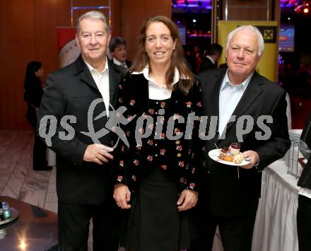 Sportgala. Ehrung Sportler des Jahres. Dieter Jandl, Michaela Taupe-Traer, Vater Taupe. Velden, 23.12.2013.
Foto: Kuess 
---
pressefotos, pressefotografie, kuess, qs, qspictures, sport, bild, bilder, bilddatenbank