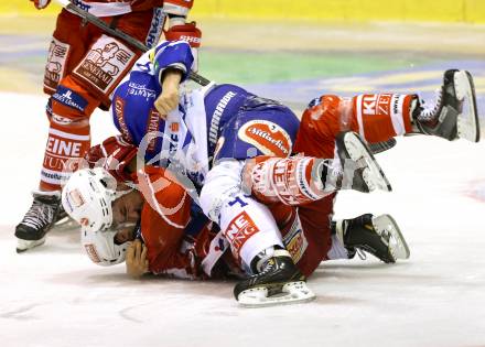 EBEL. Eishockey Bundesliga. KAC gegen VSV. Rauferei Johannes Reichel, (KAC), Curtis Fraser  (VSV). . Klagenfurt, am 26.12.2013
Foto: Kuess 

---
pressefotos, pressefotografie, kuess, qs, qspictures, sport, bild, bilder, bilddatenbank