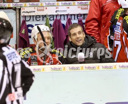 EBEL. Eishockey Bundesliga. KAC gegen VSV.  Thomas Poeck, Werner Sejka (KAC). Klagenfurt, am 26.12.2013
Foto: Kuess 

---
pressefotos, pressefotografie, kuess, qs, qspictures, sport, bild, bilder, bilddatenbank